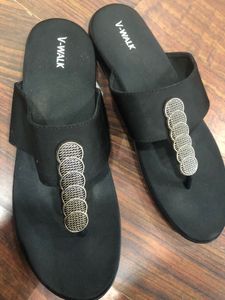 V-Walk Black Slippers