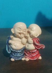 2 laughing buddhas