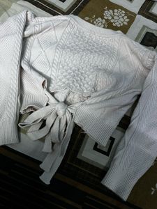White Knit cropp sweater