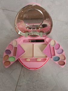 T. Y A. Fashion Makeup Kit