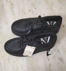 Zara Black Platform Sneakers brand new tag