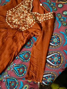 WomenEmbroidered Regular Thread Work Kurta with Tr