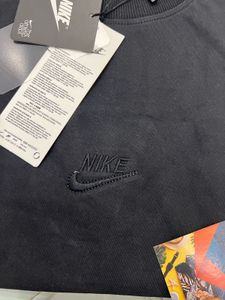 NIKE TSHIRT L