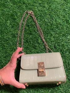 Sea Green Colour Purse With Chain Very Stylish