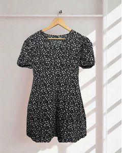 B&amp;W Floral Fit and Flare dress with puffy sleeves