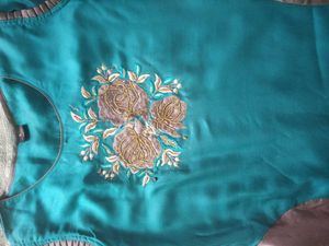 Women&#39;s Ethnic Gown 1