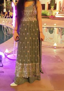 Beautiful Nayra Cut Suit 💓