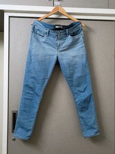 711 Skinny Levi's (Waist 32-34)