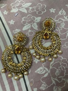 Golden partwear ear rings