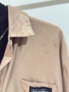 Loose Fitted Shirt With a Chain