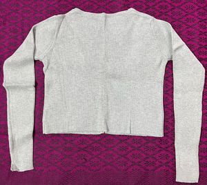 grey long sleeve buttoned top