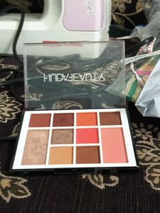 Vanity Box With Eyeshadow Palette