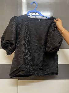 Chic Black Puff Sleeve Top