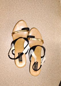 Women Stylish Heels 👠(offer Price)