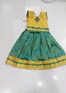 Beautyful Traditional Dress For 5 To 6 Years Old Girls