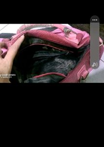Hand Bag-2 slip pockets,3 small chain ,1 big chai
