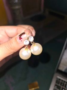 Pearl Earring