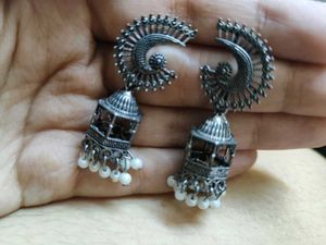 2 Jhumkas With One Clip And Layer Of Jumka