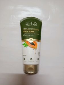 Lotus Botanical Papaya Face Wash - 1 Quantity