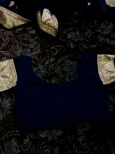 NAvy blue saree.
