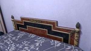 Queen Size Double Bed With Dressing Table.