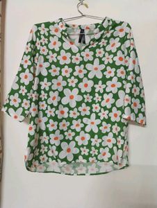Retro Floral Print Short Kurti.