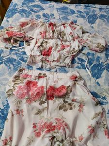 Floral Ruffle Crop Top