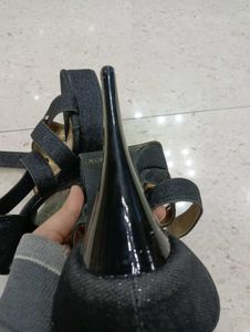 Elegant Black shine Heels