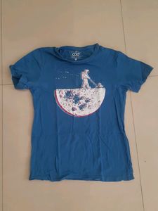 Colt Astronaut On Moon Casual Tshirt Unisex