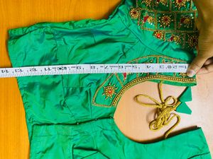 💚Embroidered Green Blouse💚
