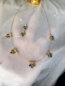 Floral Necklace &amp; Earring Set