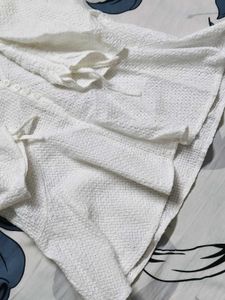 NANING9 Women White V-neck Cotton Peplum Top