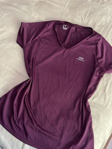 Women&#39;s Purple Workout Tee