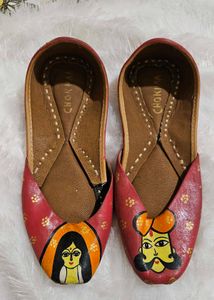 Hand-Painted Ethnic Juttis