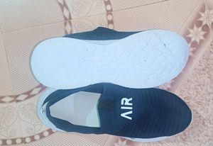 Comfy Slip-on Sneakers