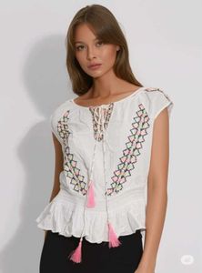 Smocked waist with a ruffled hem Top 🌈🤍