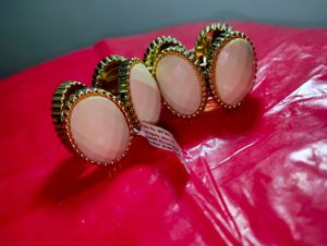 White &amp; Gold Bracelet