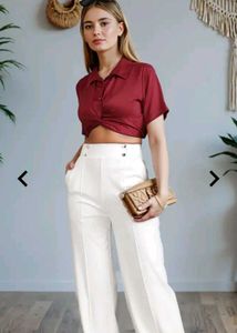 Chic Cropped Twist-Front Top