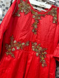 Flayerd Suit Floor Touch