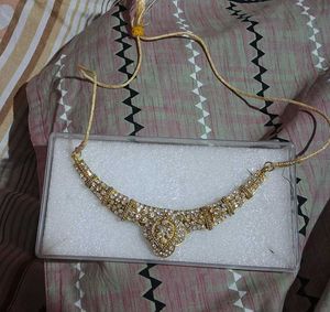 Elegant Gold-tone Necklace