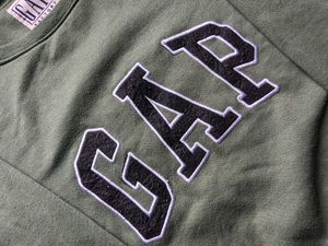 GAP sweatshirt
