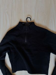 black zipper sweatshirt
