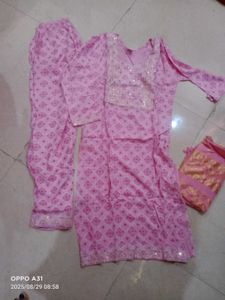 New Beautiful And Elegant Suit