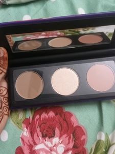 Sugar Face Pallaye Shade: 01 Subtle Summit