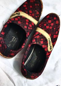 Patterned Casual Shoes