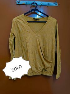 SELLING FAST! Pick Any @139/ Each Branded top