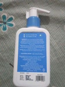 The Derma Co Cleanser