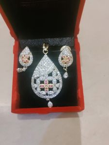 New A.d. Stone Pendal Set