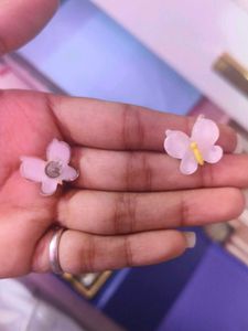 Cute lil earring