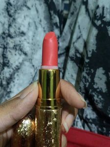 Gold Lipstick Bundle